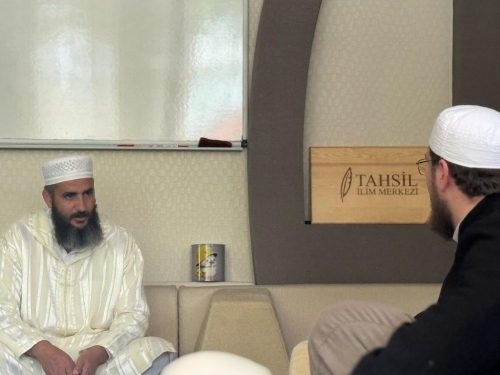 Muhammed el-Berdûnî Hocaefendi'nin (Fas) ziyaretiyle bereketli bir meclis oluştu.